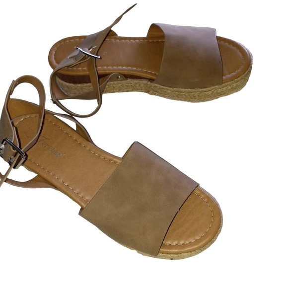 Forever Women’s Sandals Sz 10 NEW Open Toe Flat Platform Casual Fashion Shoes - Picture 2 of 8